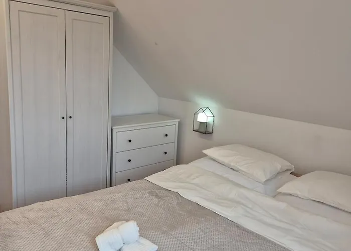 Tuenderkert Tuenderfeszek Vendeghaz Szodliget