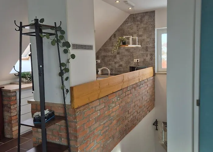 Tuenderkert Tuenderfeszek Vendeghaz *